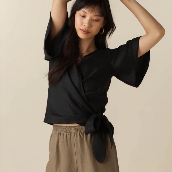 VETTA Flutter Sleeve Wrap Top - Picture 2 of 11